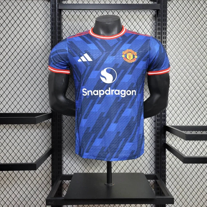 Maglia Manchester United "Electric Royal" in edizione limitata