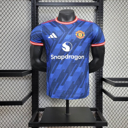 Maglia Manchester United "Electric Royal" in edizione limitata