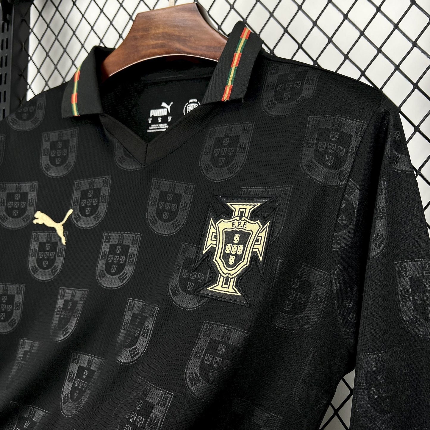 Maglia a maniche lunghe in edizione limitata "Pantera Nera" del Portogallo