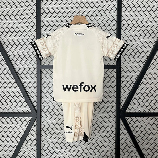 Kit Quarto Maglia Milan 2023/2024 Taglia Bambino