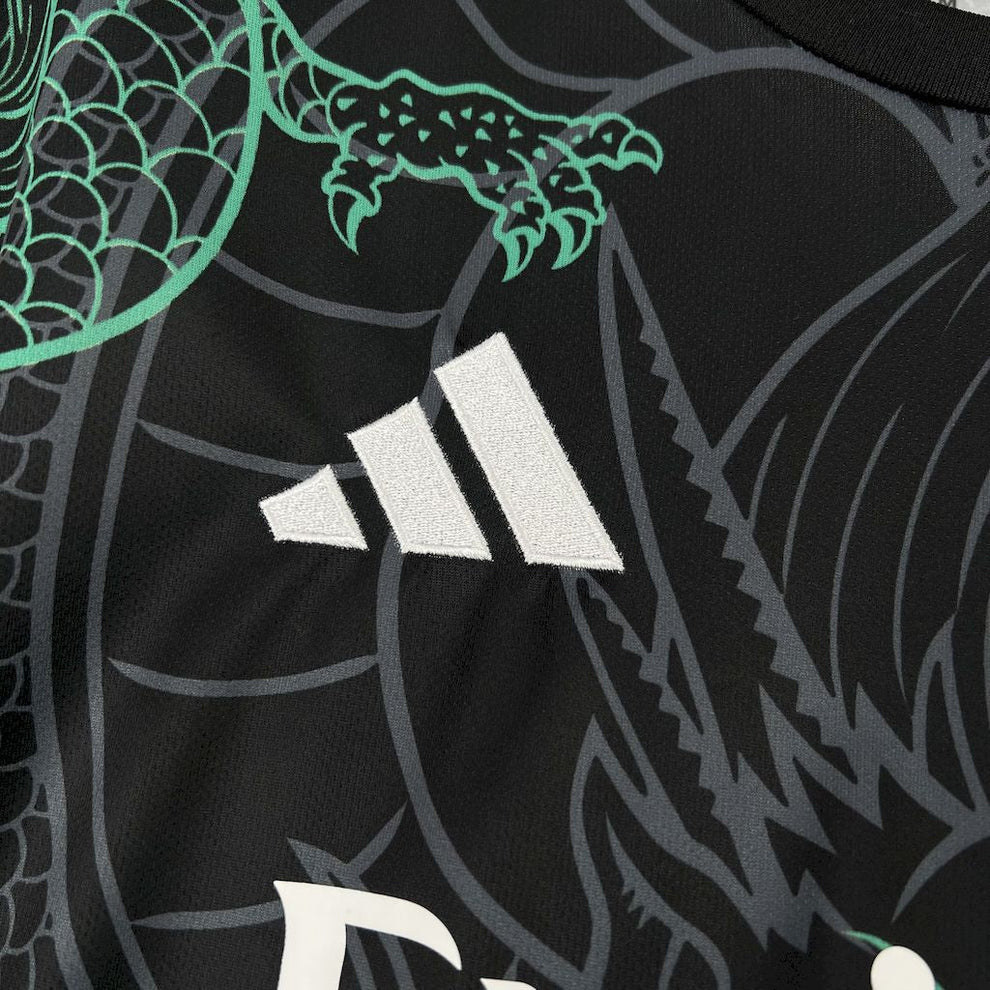 Maillot Real Madrid "Dragon Émeraude" Édition Limitée
