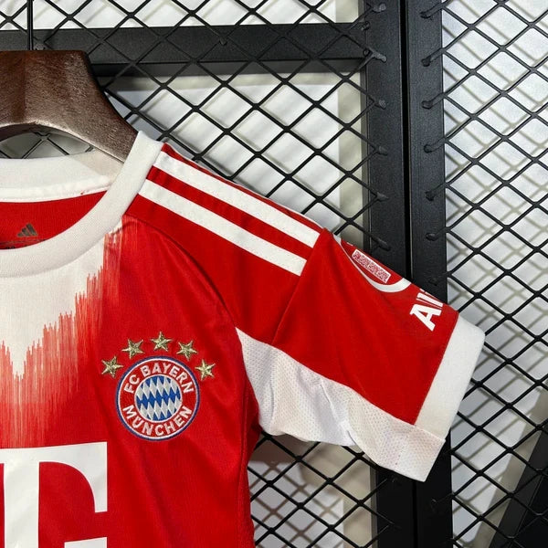 Divisa Casa Bayern Monaco 2025/2026 per Bambini