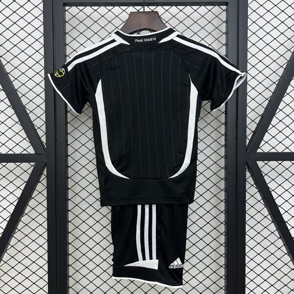 Maillot de foot Real Madrid extérieur rétro 2006/2007 taille enfant