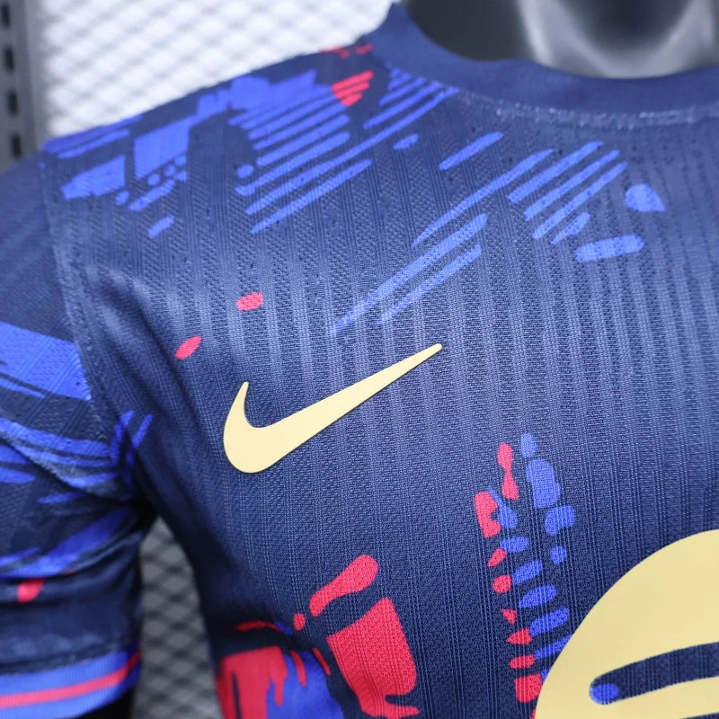 Maillot "Electric Fade" en édition limitée du FC Barcelone