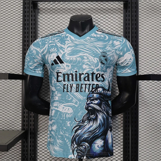 Maglia Limitata "Vichingo Nordico" del Real Madrid