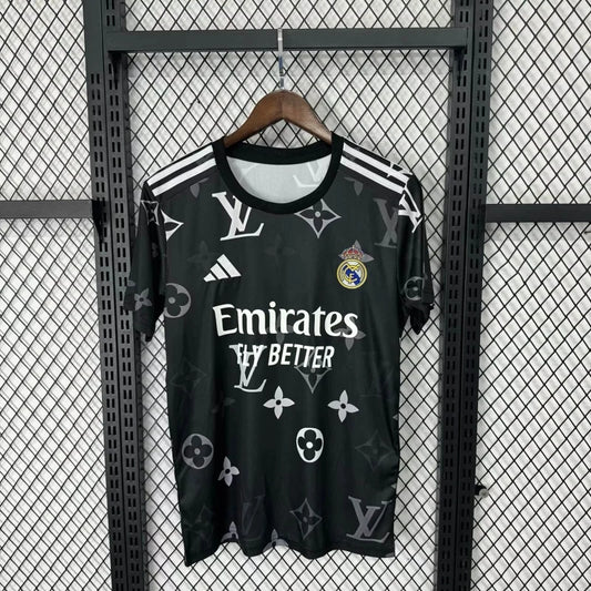 Maglia in edizione limitata "Louis Vuitton" del Real Madrid