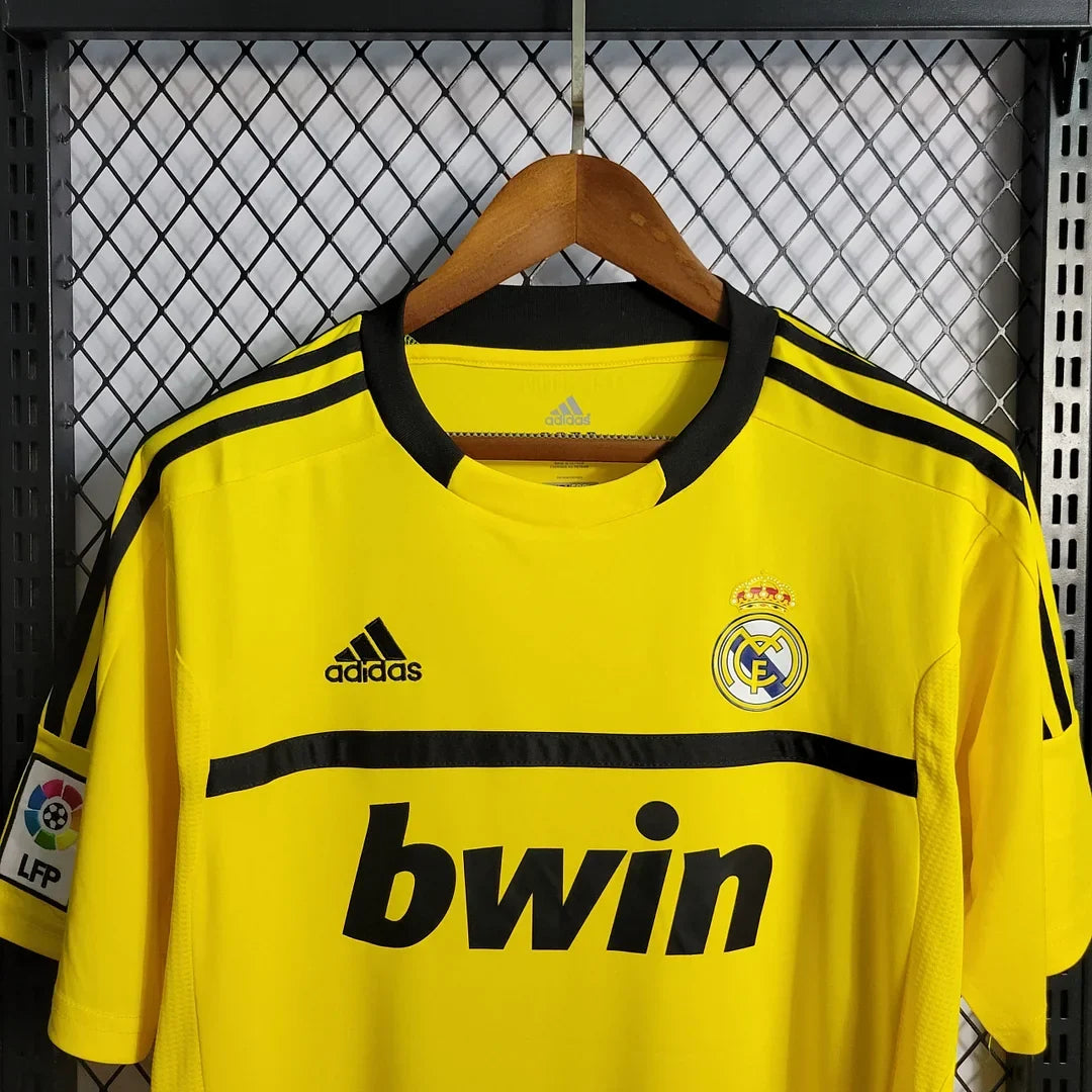 Completo da portiere retro Real Madrid giallo 2011/2012