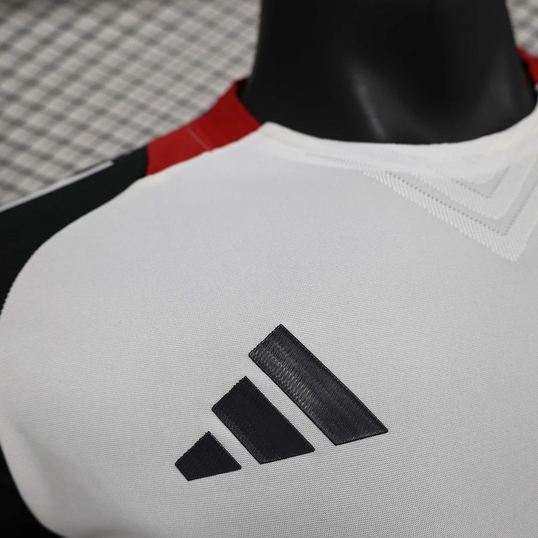 Maillot d'avant-match de Manchester United 2024/2025