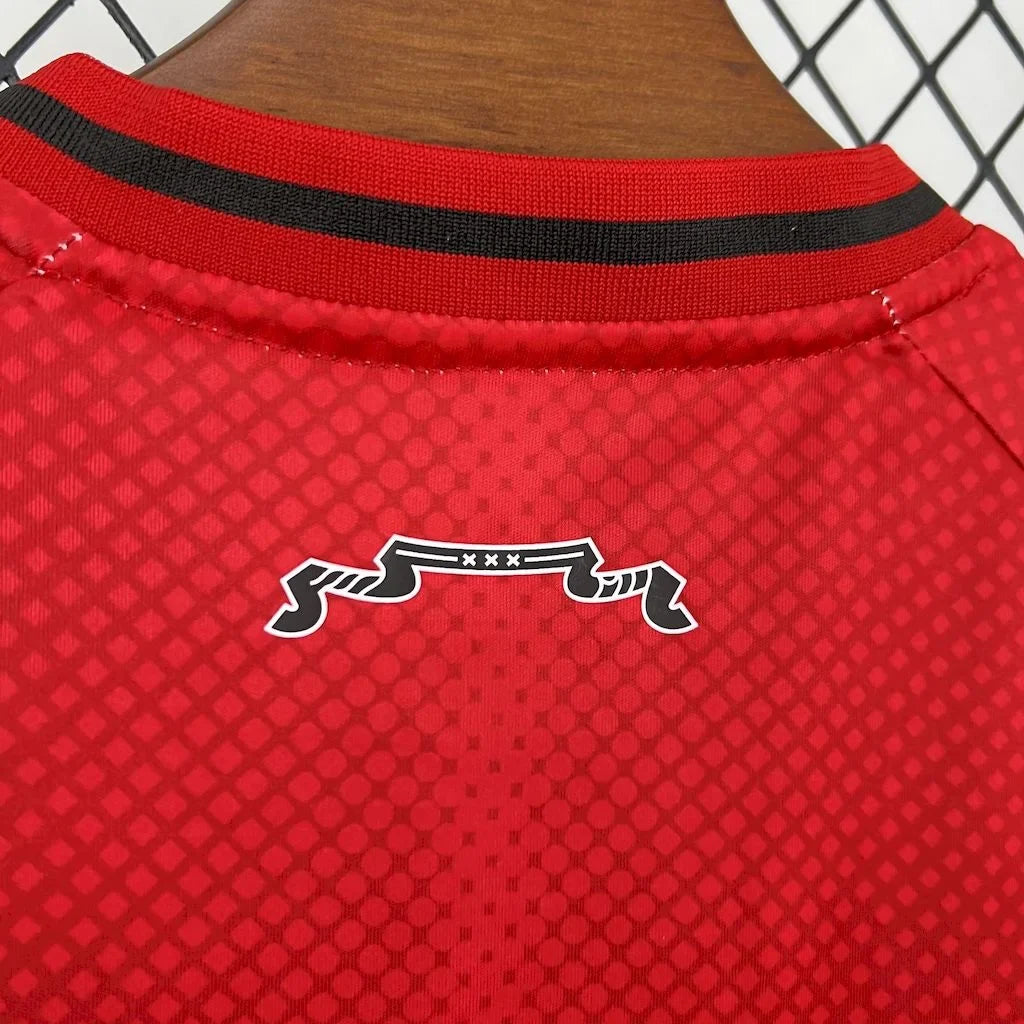 Maillot domicile Ajax 2025/2026 taille enfant
