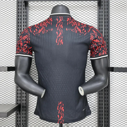 Maillot édition limitée Barcelone « Crimson King »