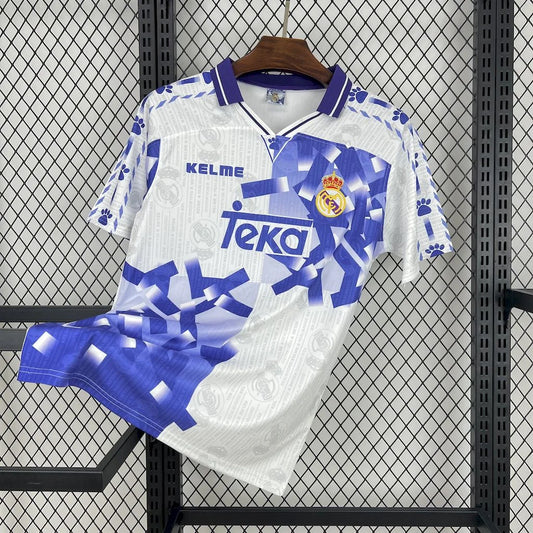 Maillot rétro extérieur du Real Madrid 1996/1997