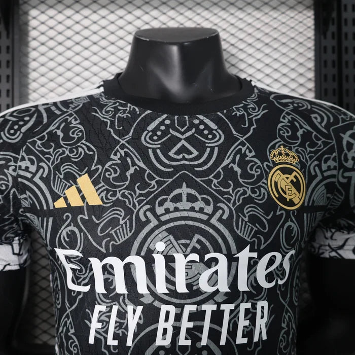 Maglia Real Madrid in edizione limitata "Maestà Reale"