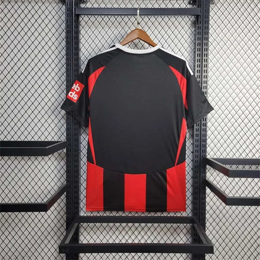 Kit da trasferta del Fulham 2024-2025