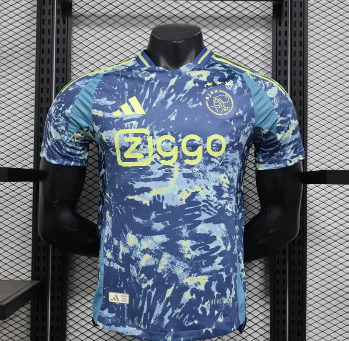 Kit da trasferta dell'Ajax 2024/2025