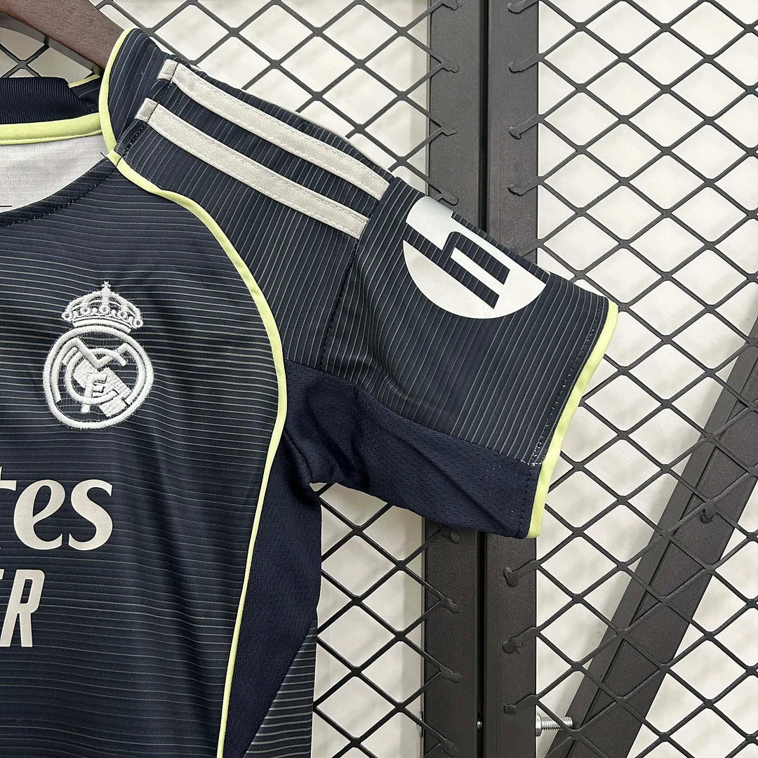 Divisa Trasferta Real Madrid 2025/2026 Taglia Bambino