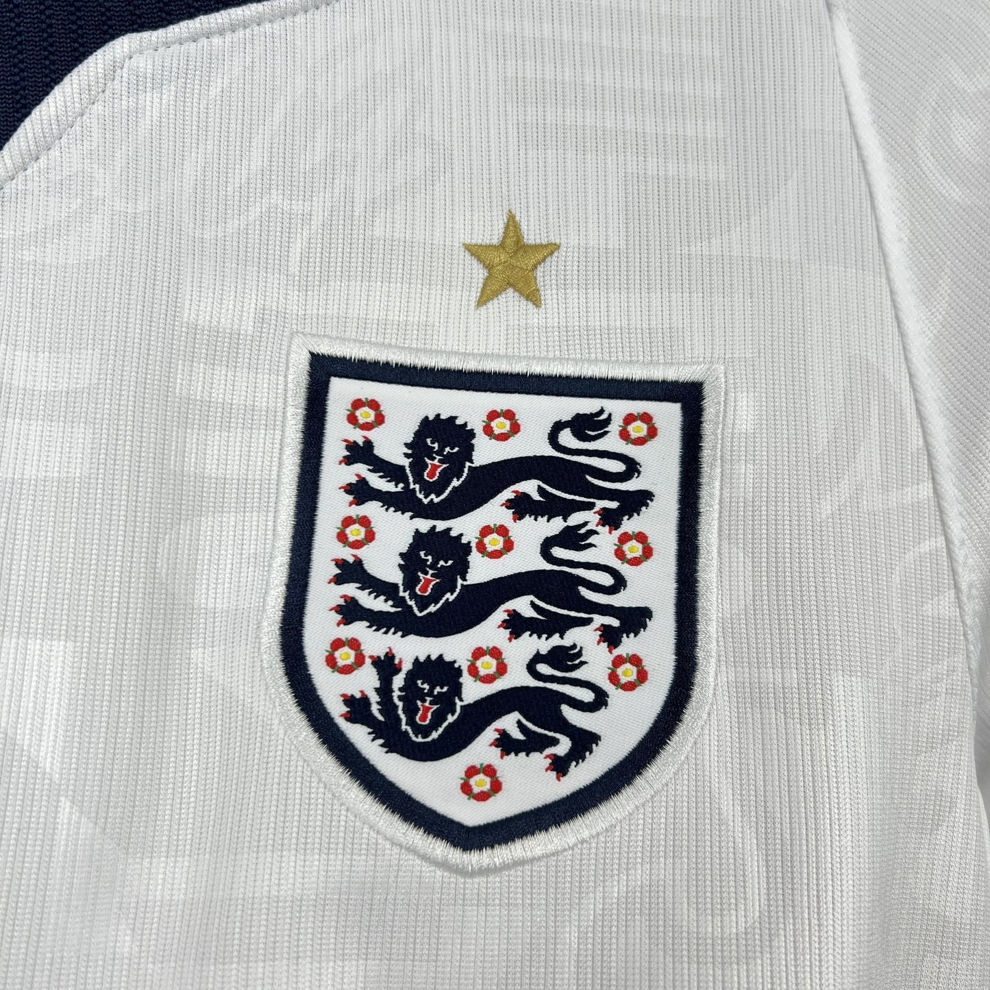2026 Inghilterra Maglia Mondiale Kit Fan