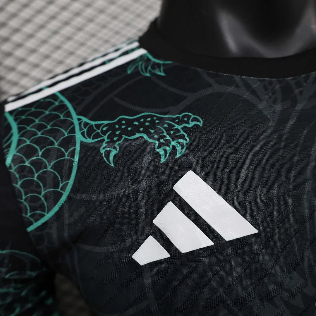 Maillot Real Madrid "Serpent de mer" – Édition limitée