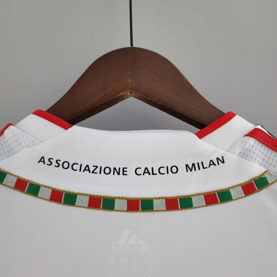 Maglia da trasferta del Milan 2011-2012 in versione retro