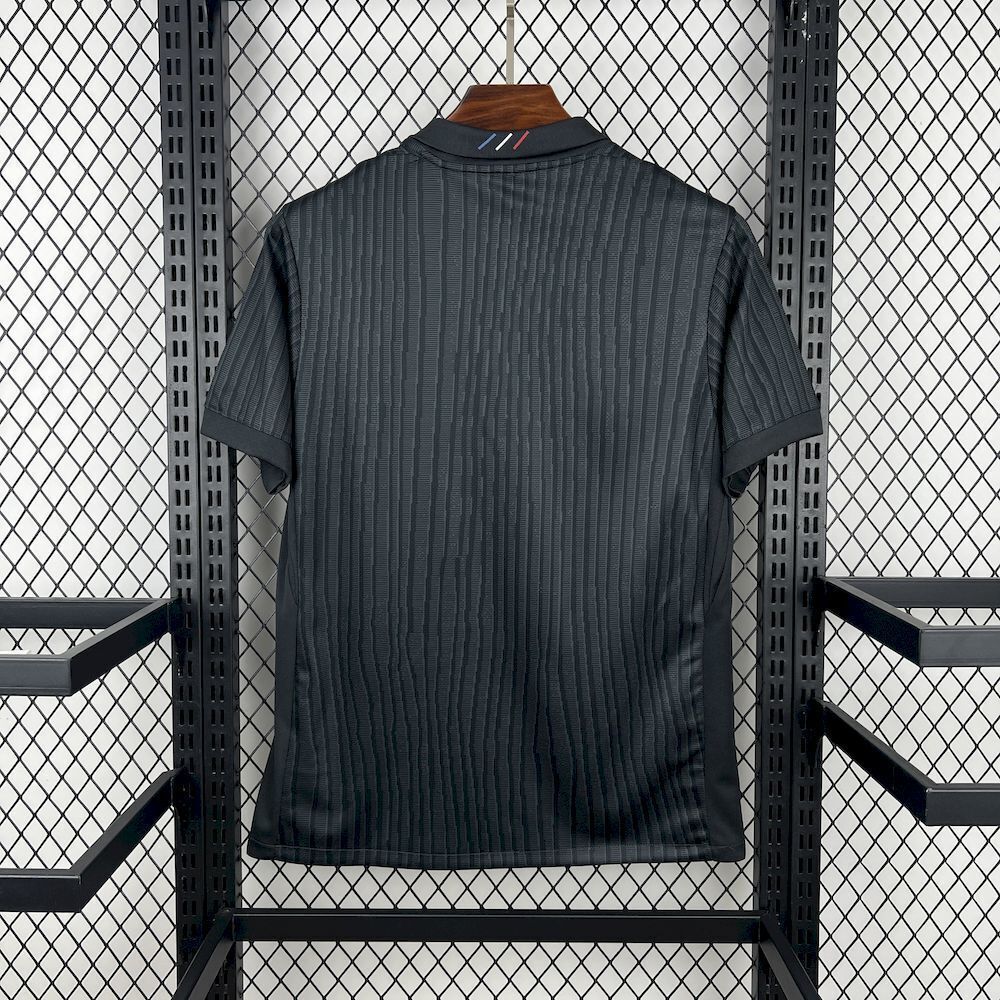 Quatrième maillot du PSG 2025/2026