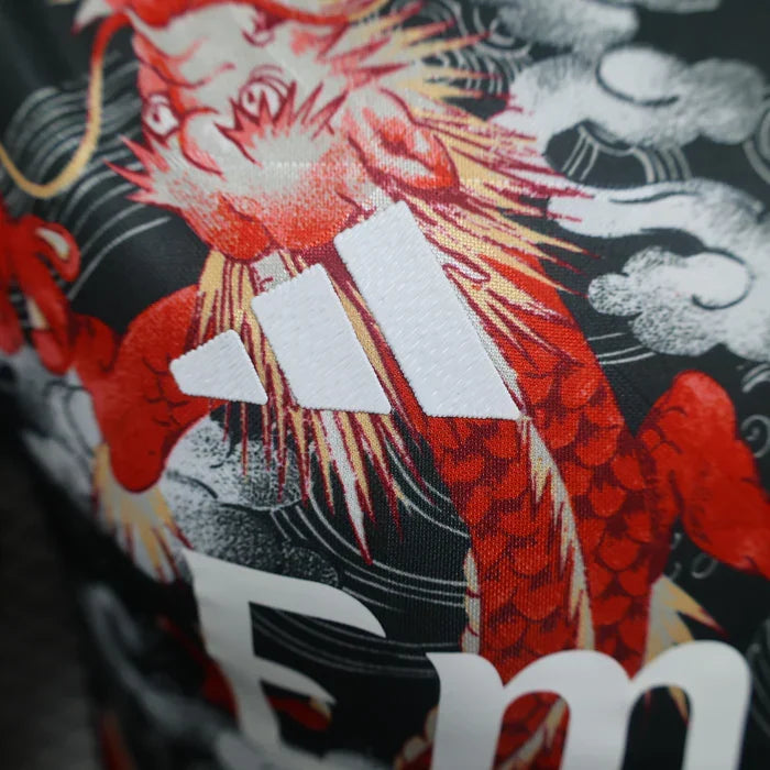 Maglia in edizione limitata "Dragon Fury" del Real Madrid