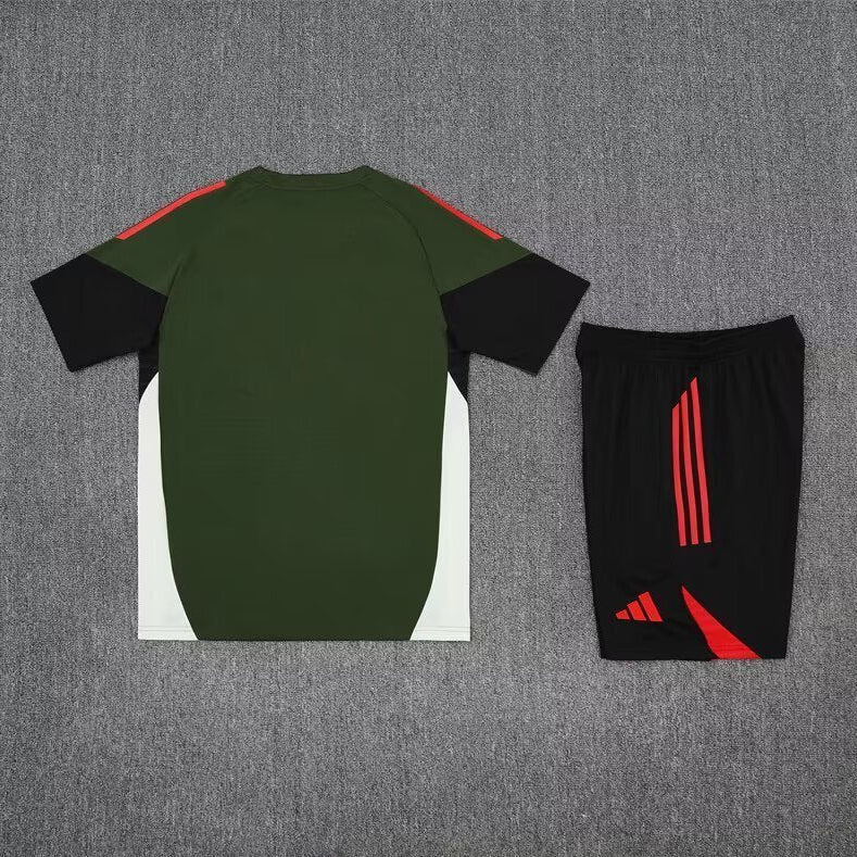 2025/2026 Bayern Munchen Training Set