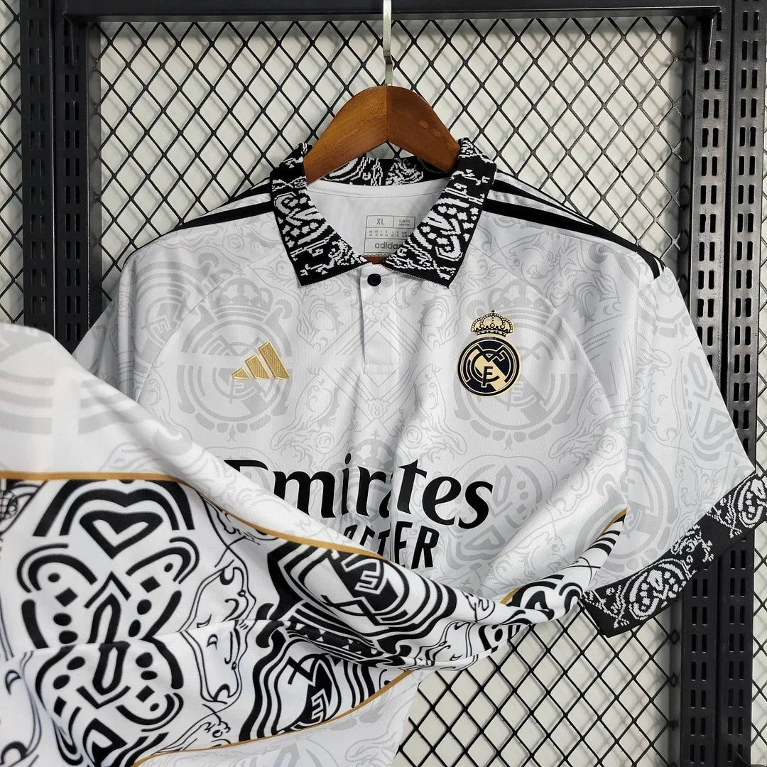 Maglia in Edizione Limitata Real Madrid "Eleganza Imperiale"