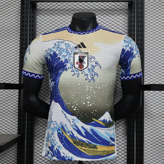 Giappone, maglia in edizione limitata "Onda di Hokusai"