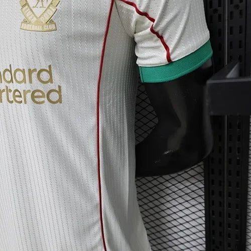 Maglia in edizione limitata Liverpool "Liverbird Legacy"