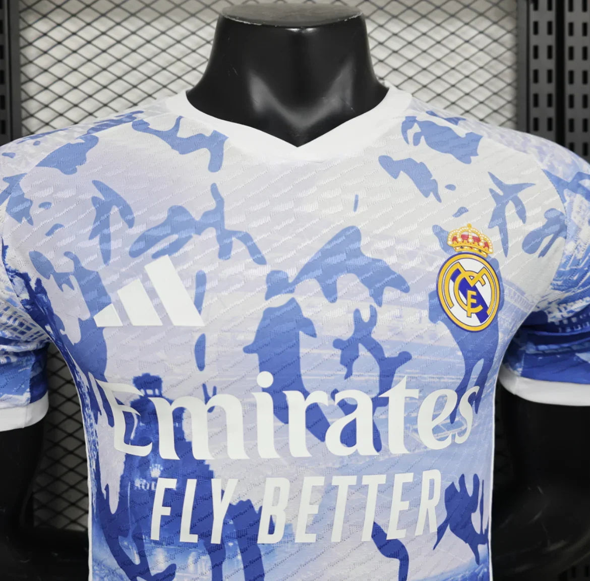 Maillot Real Madrid Édition Limitée "Blue Skyline"