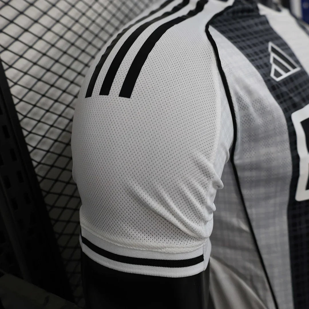 2025/2026 Newcastle United Home Kit