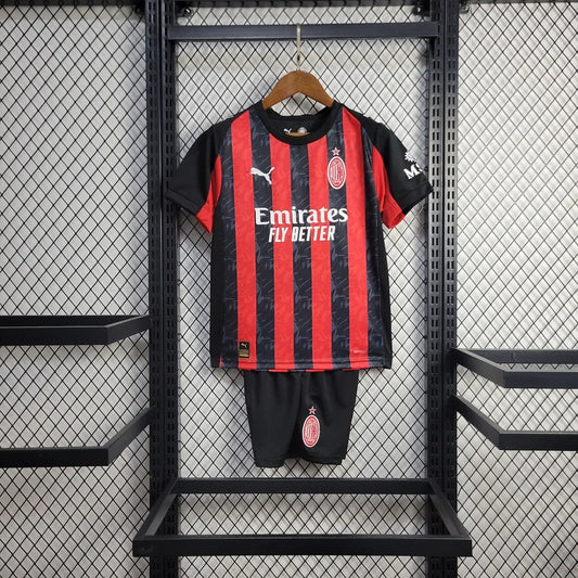 Completo da casa AC Milan 2025/2026 taglia bambino