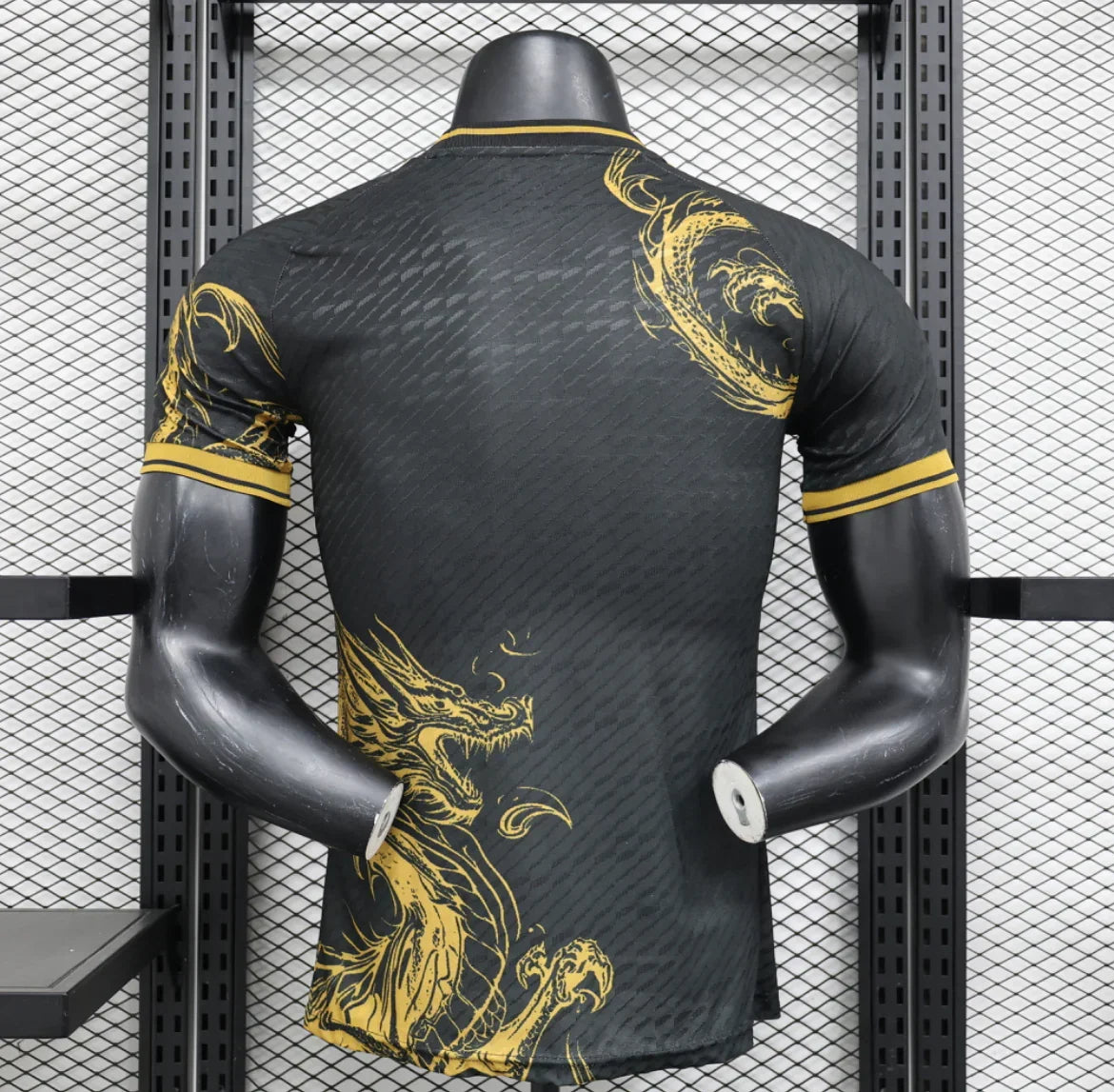 Maillot en édition limitée du Real Madrid "Dragon Galactico"