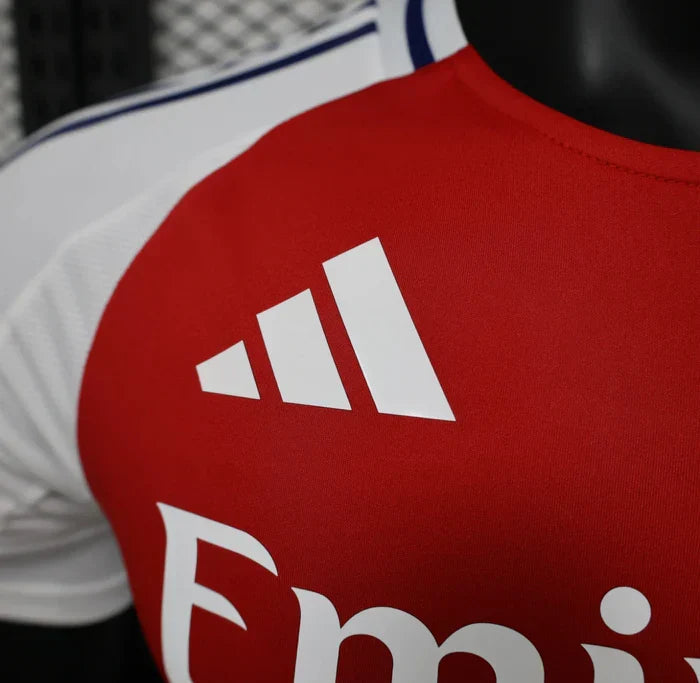 Divisa da casa dell'Arsenal 2024/2025