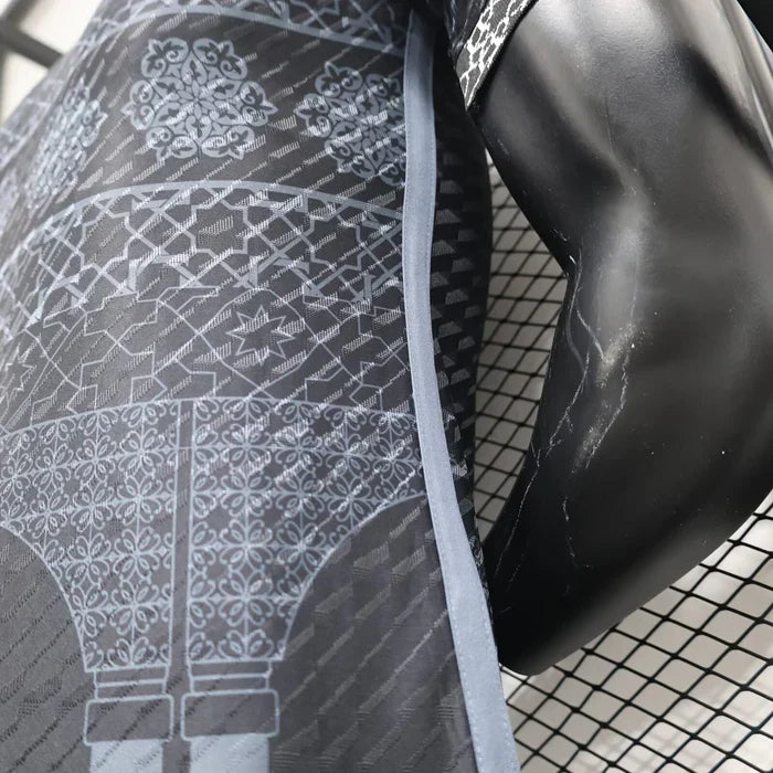 Maglia in edizione limitata "Mosaic Heritage" nera del Real Madrid