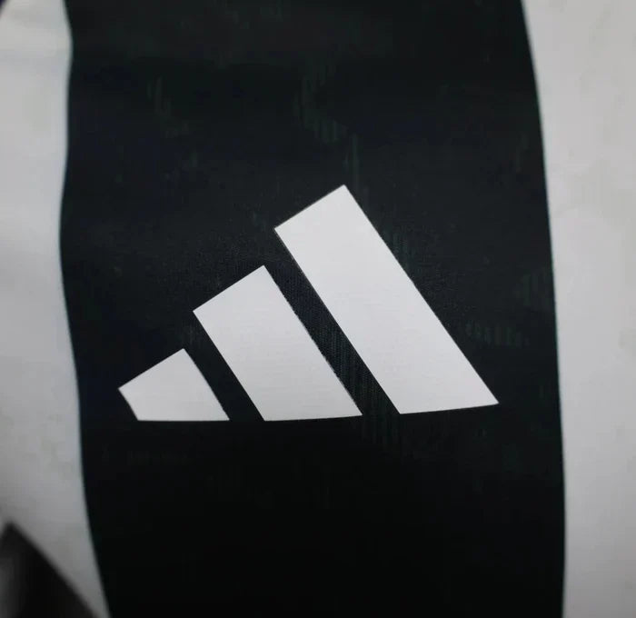 Divisa casa Juventus 2024/2025