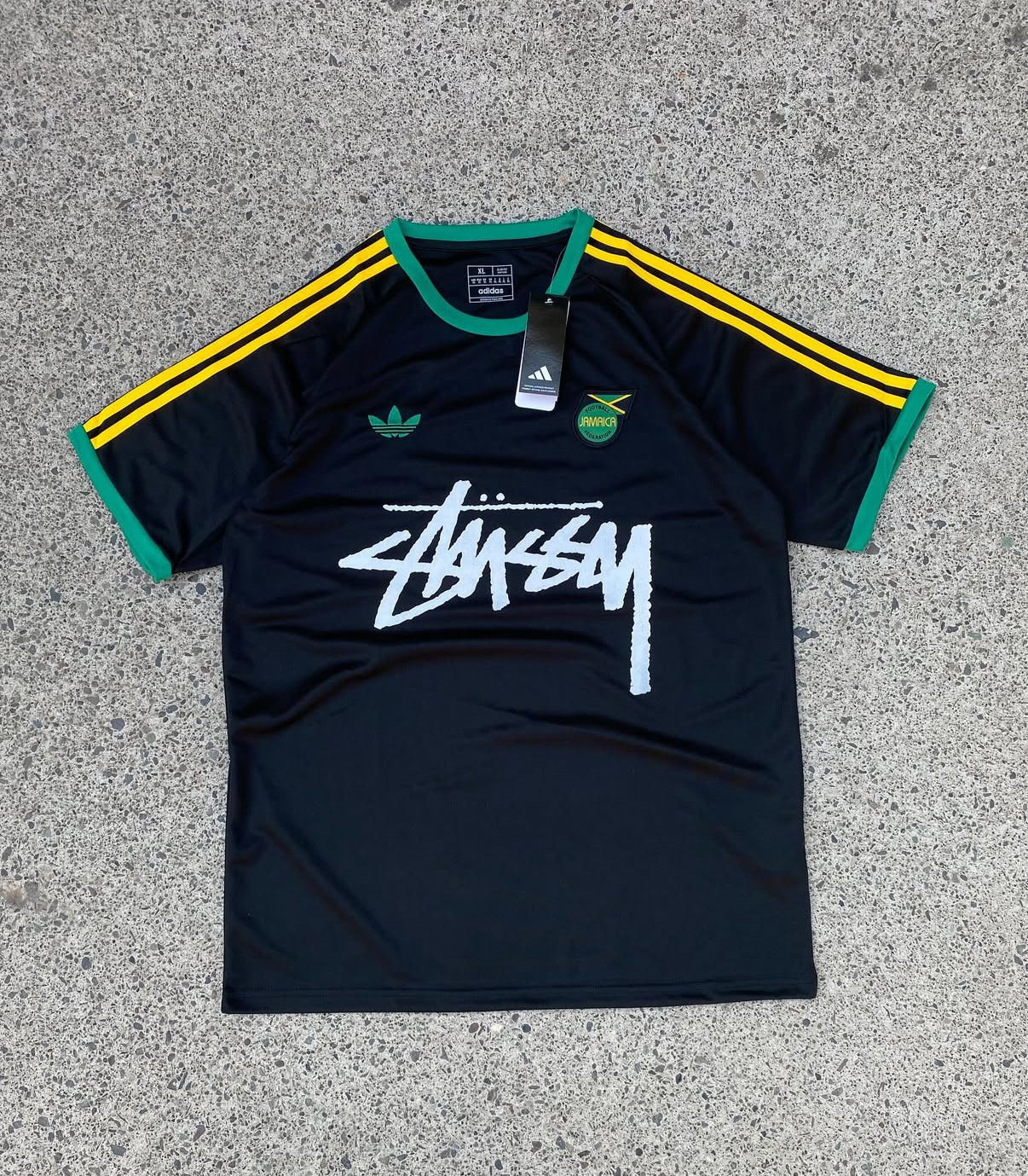 Maillot Stüssy x Jamaïque en édition limitée