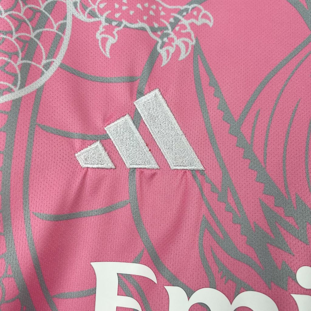Maillot Real Madrid édition limitée « Luminara »