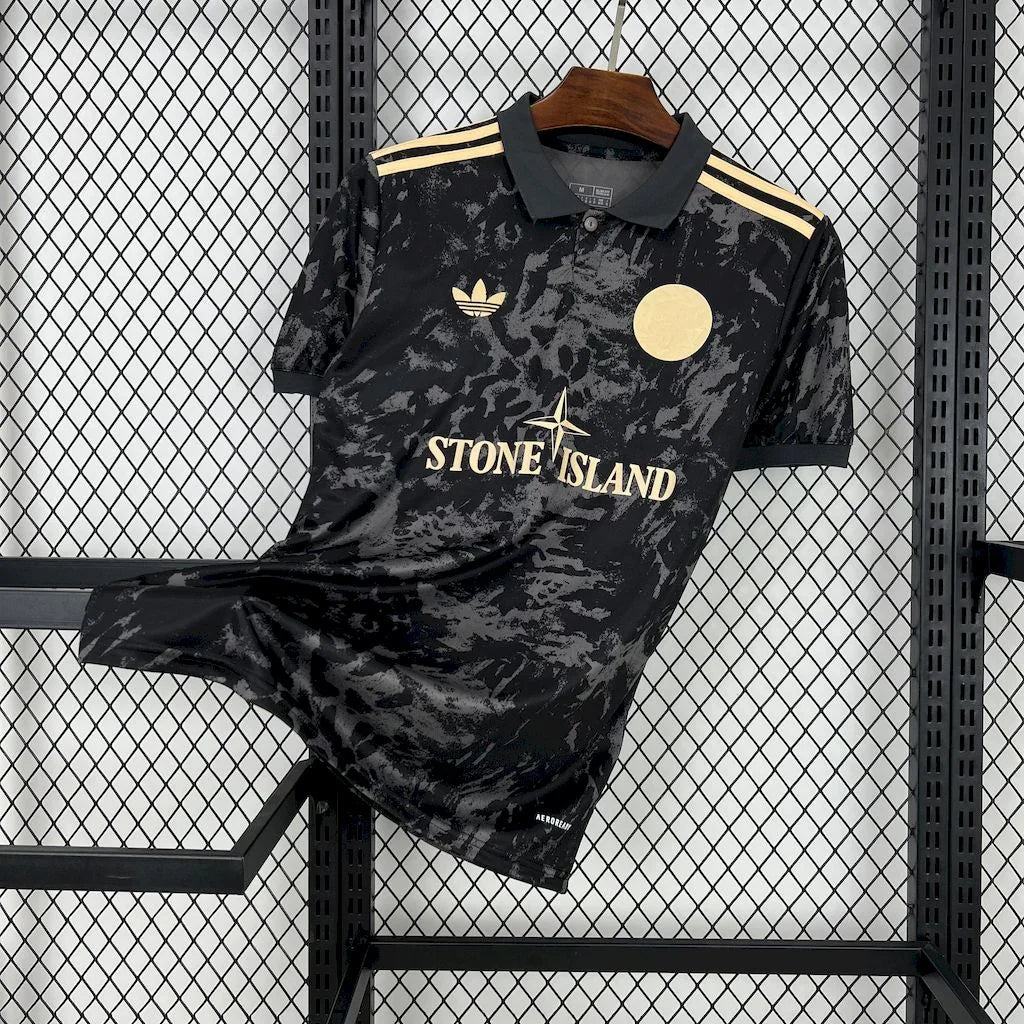 Maillot Ajax X Stone Island en édition limitée