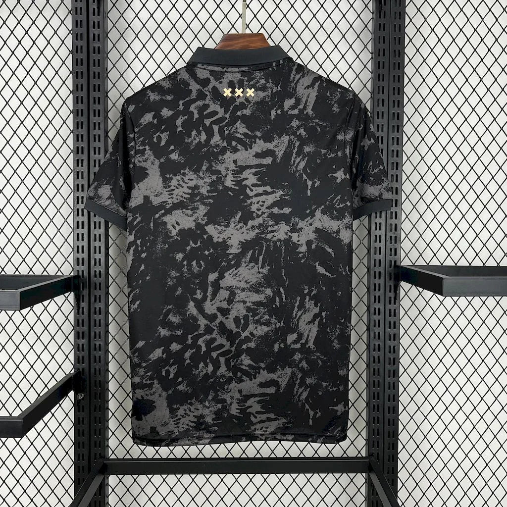 Maillot Ajax X Stone Island en édition limitée