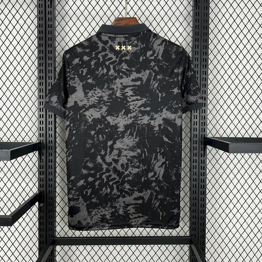 Maillot Ajax X Stone Island en édition limitée