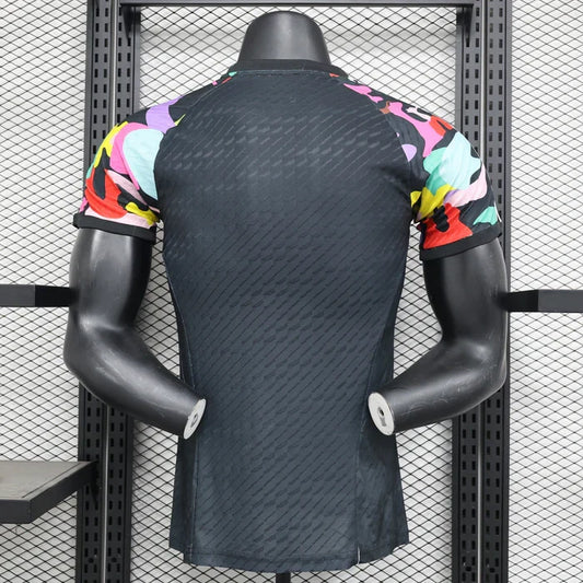 Maglia in edizione limitata "Unity Spectrum" del Manchester United