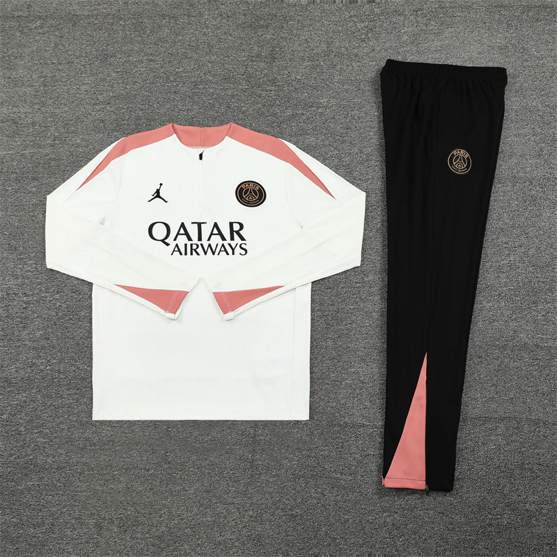 Survêtement noir et blanc du PSG