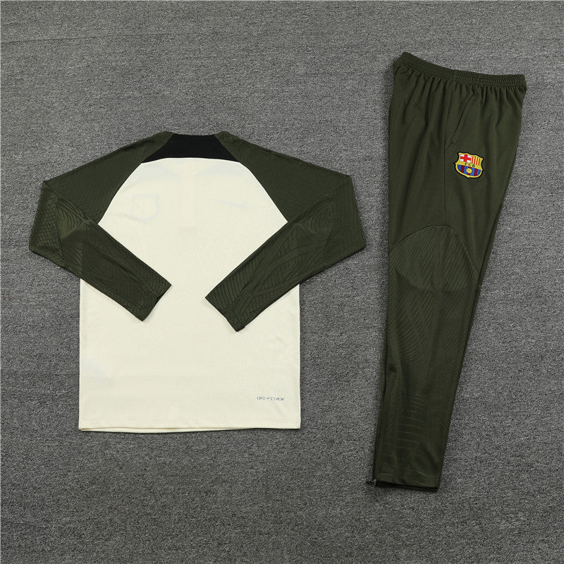 Survêtement vert militaire et blanc de Barcelone