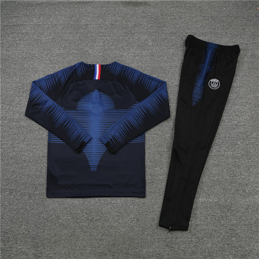 Survêtement noir et bleu du PSG