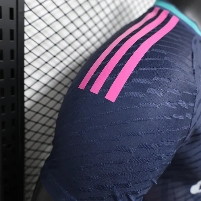 Maglia in Edizione Limitata "Galactic Pulse" del Real Madrid