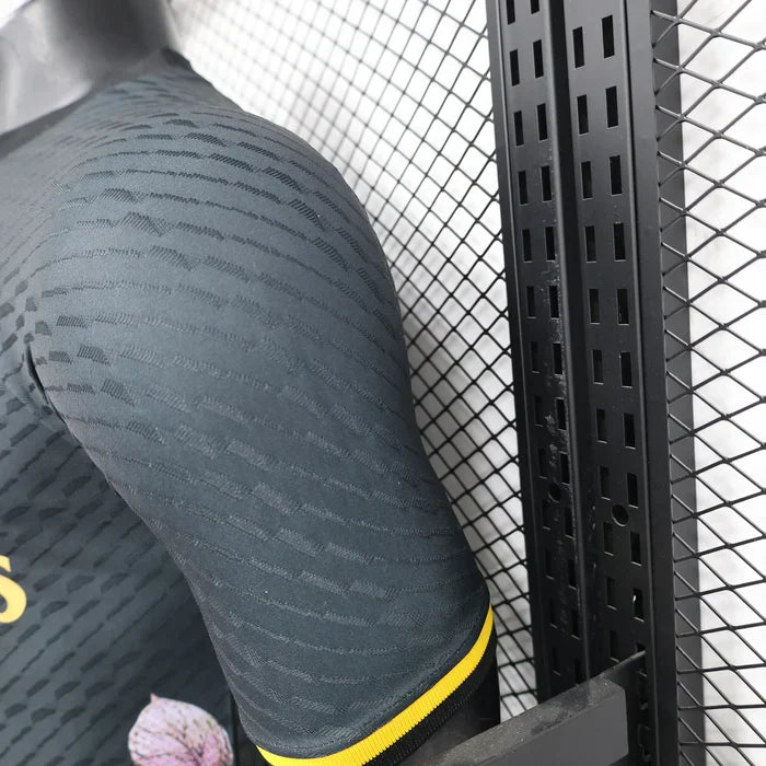 Maglia Limitata Real Madrid "Midnight Blossom"