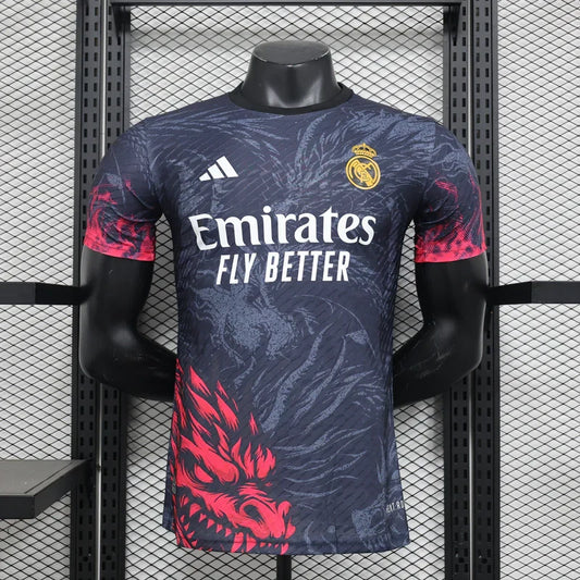 Maglia in edizione limitata "Furia Cremisi" del Real Madrid