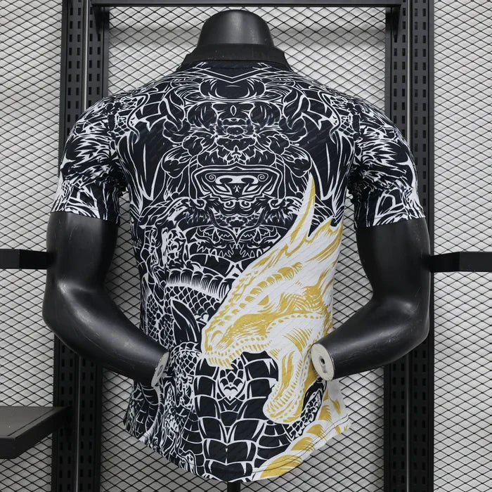 Maglia in edizione limitata Real Madrid "Bestia d'oro"