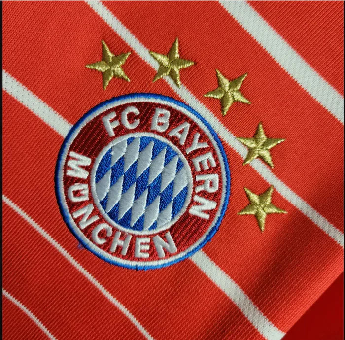 Tenue domicile du Bayern Munich 2022/2023