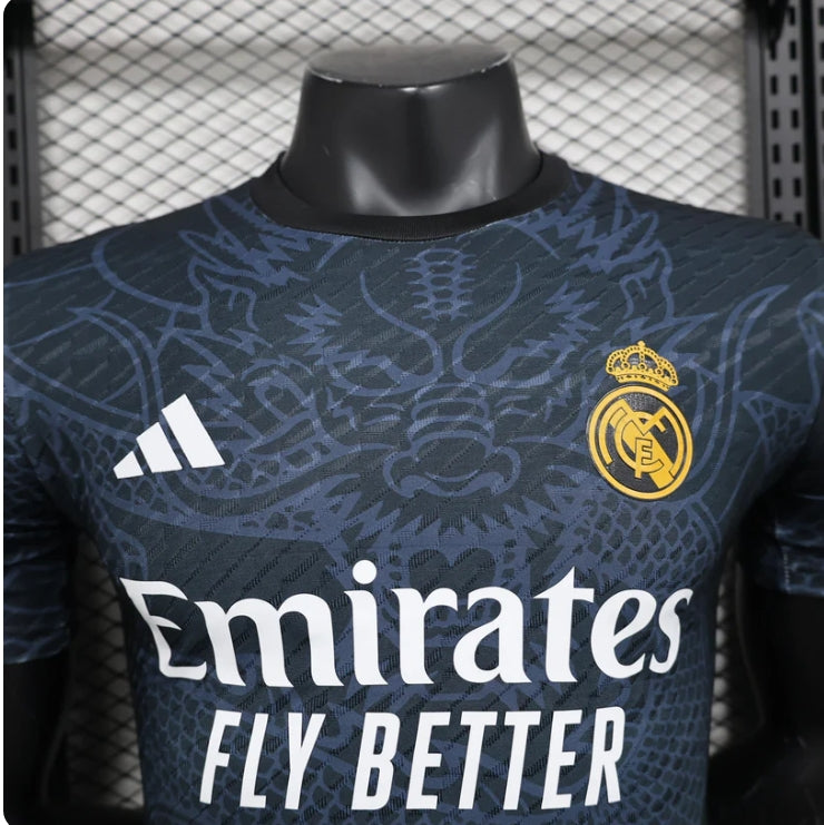 Maglia in Edizione Limitata Real Madrid "Midnight Dragon"
